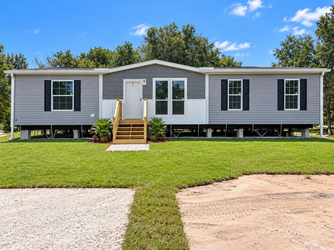 19520 NW 260th St., Okeechobee, FL 34972