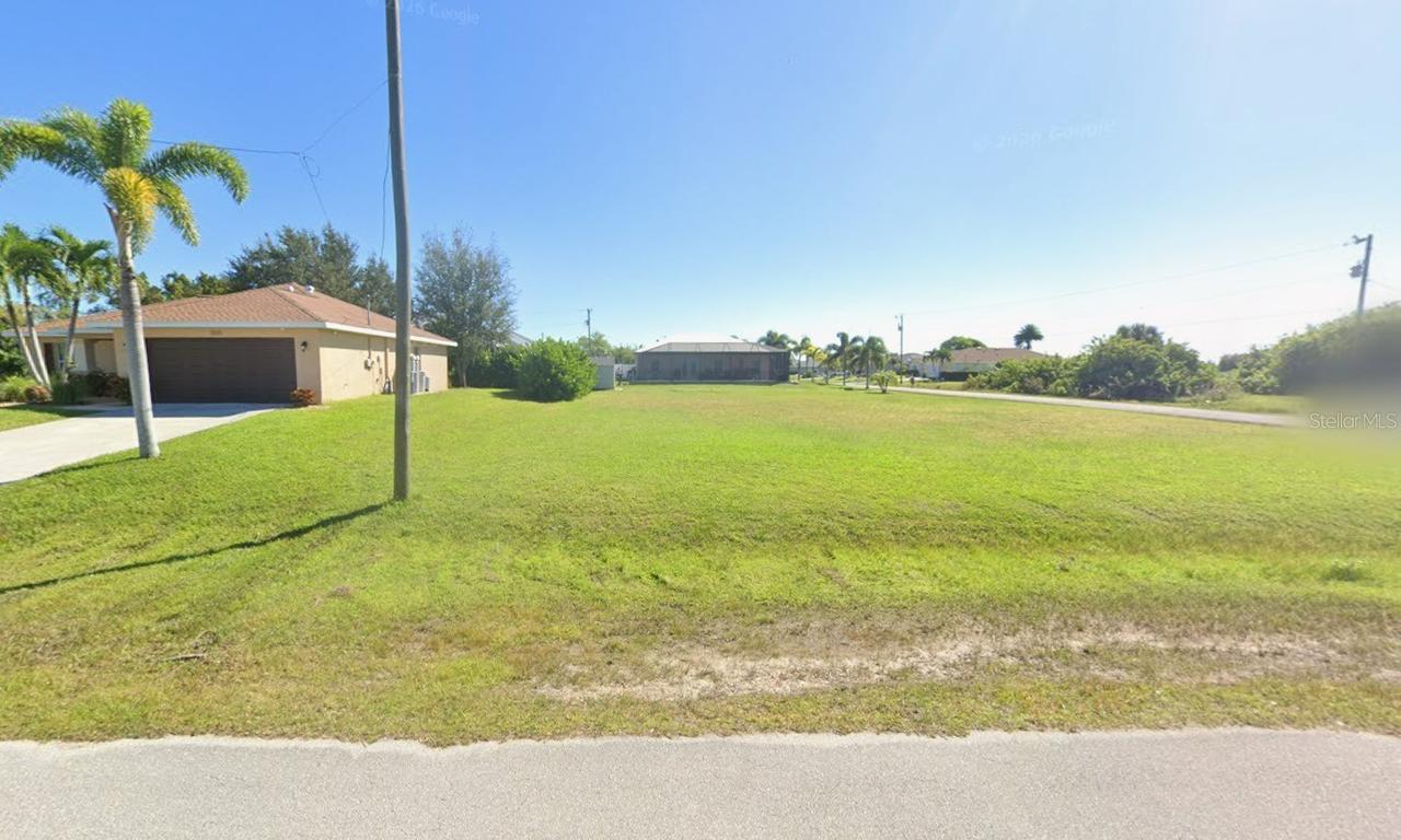 815 NW 28th Pl., Cape Coral, FL 33993