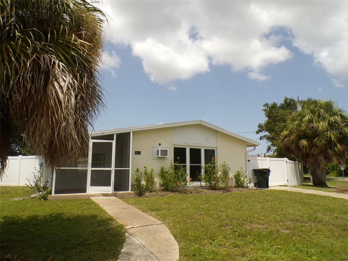 4011 Grobe St., North Port, FL 34287