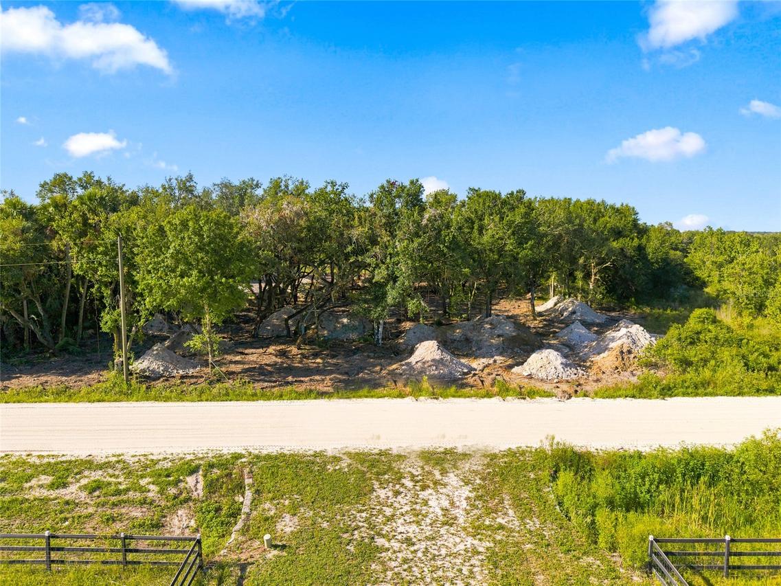 20212 NW 288th St., Okeechobee, FL 34972