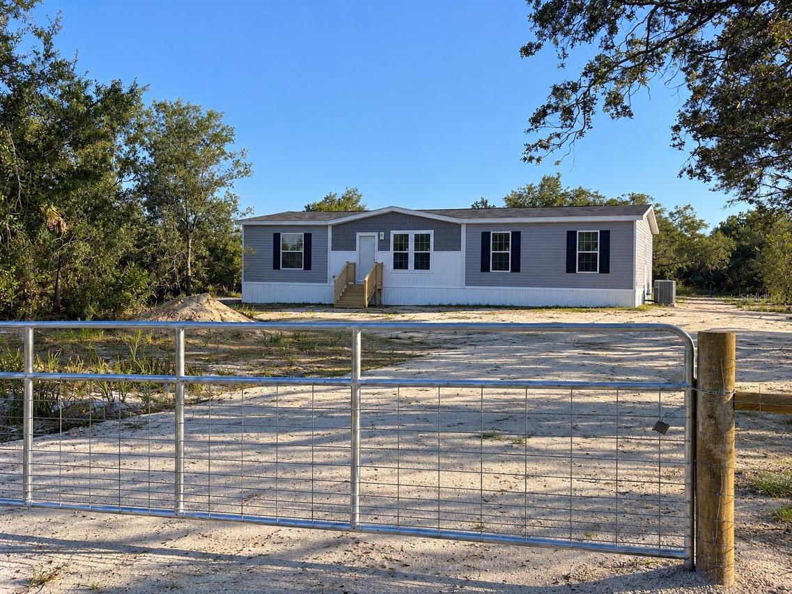 19368 NW 248th St., Okeechobee, FL 34972