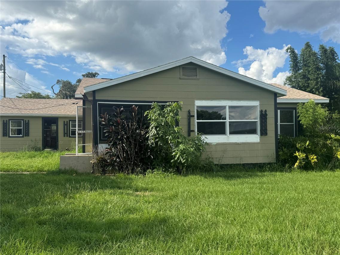 4 Lakeview Ave., Frostproof, FL 33843