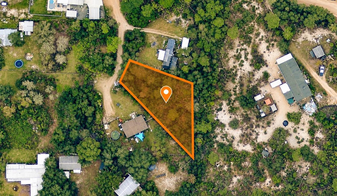 Orange Cir., Paisley, FL 32767