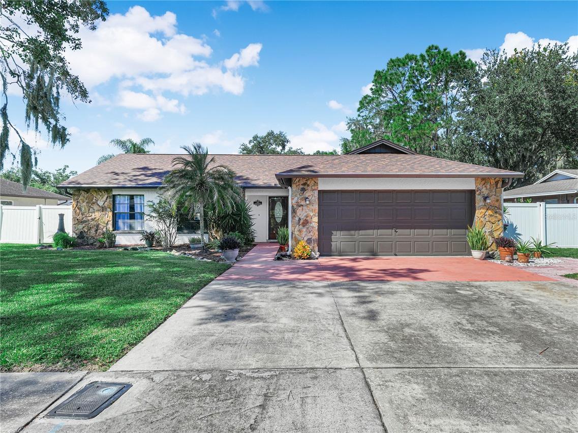 812 Sandalwood Dr., Plant City, FL 33563