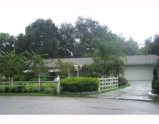 1613 Sydney Rd., Valrico, FL 33594