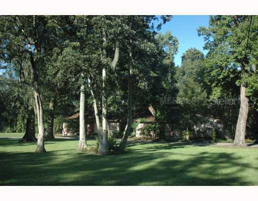 135 Greenwoods Ln., Lakeland, FL 33813