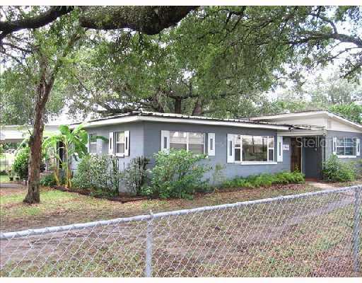 2415 Crystal Lake Dr., Lakeland, FL 33801