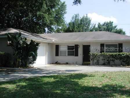 137 Whittier Ln., Winter Haven, FL 33884