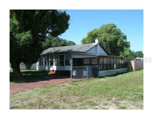 606 Ash St., Auburndale, FL 33823