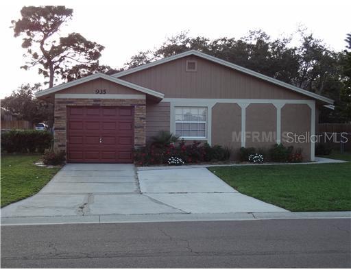 935 Whisper Lake Dr., Winter Haven, FL 33880