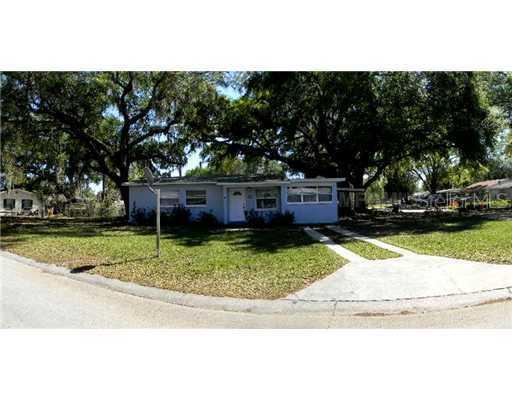 1055 Pineview Pl., Lakeland, FL 33801