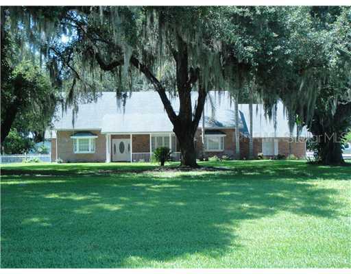 1409 Country Oaks Ln., Lakeland, FL 33810