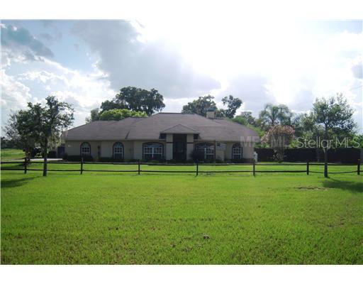 1602 Berry Farm Rd., Lithia, FL 33547