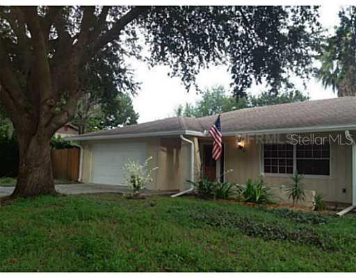 215 Greenwoods Ln., Lakeland, FL 33813