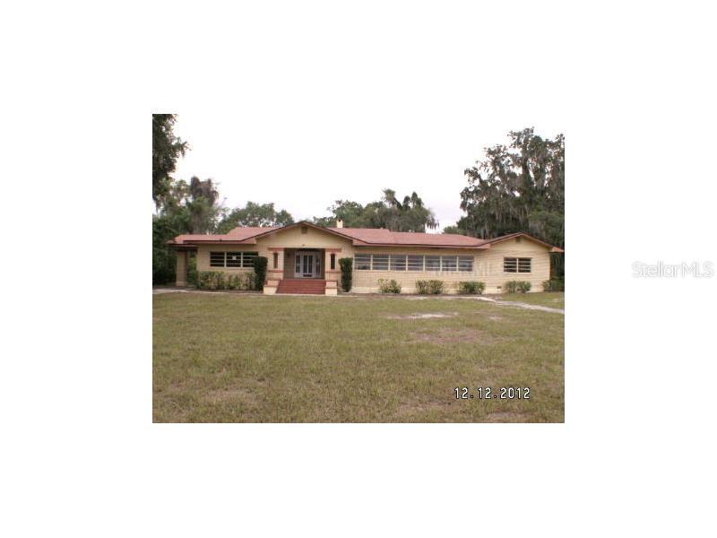 1637 N Lake Howard Dr., Winter Haven, FL 33881