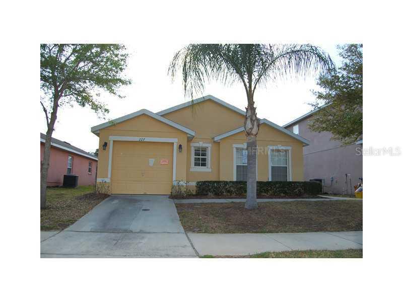 227 Hammock Ct., Davenport, FL 33896