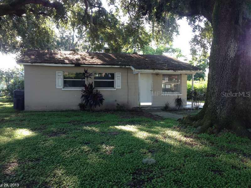 1051 Pineview Pl., Lakeland, FL 33801