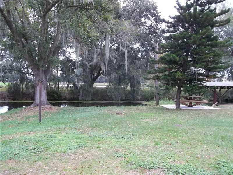 556 Tanglewood Dr., Auburndale, FL 33823