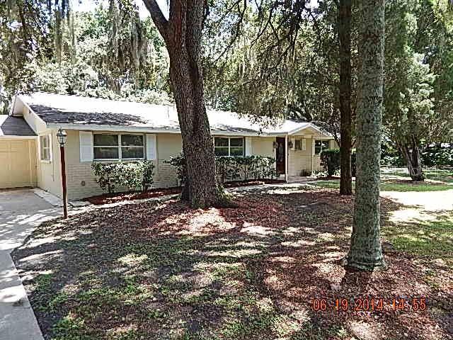 37626 Hardwood Ave., Zephyrhills, FL 33541