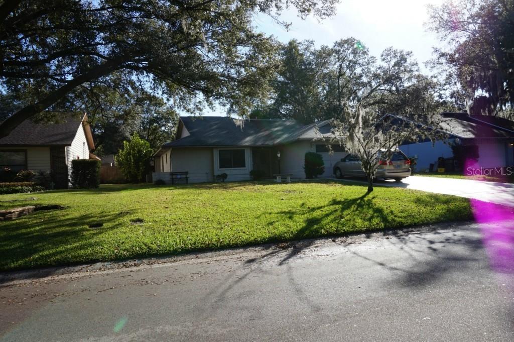 6304 Thousand Oaks Dr., Lakeland, FL 33813