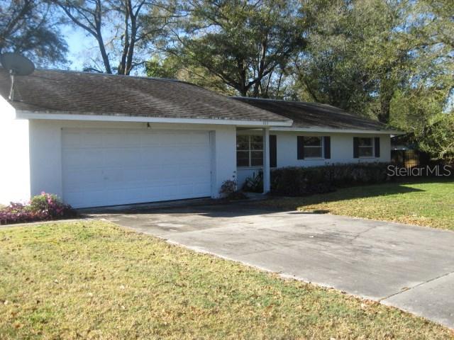 303 Greenwoods Ln., Lakeland, FL 33813