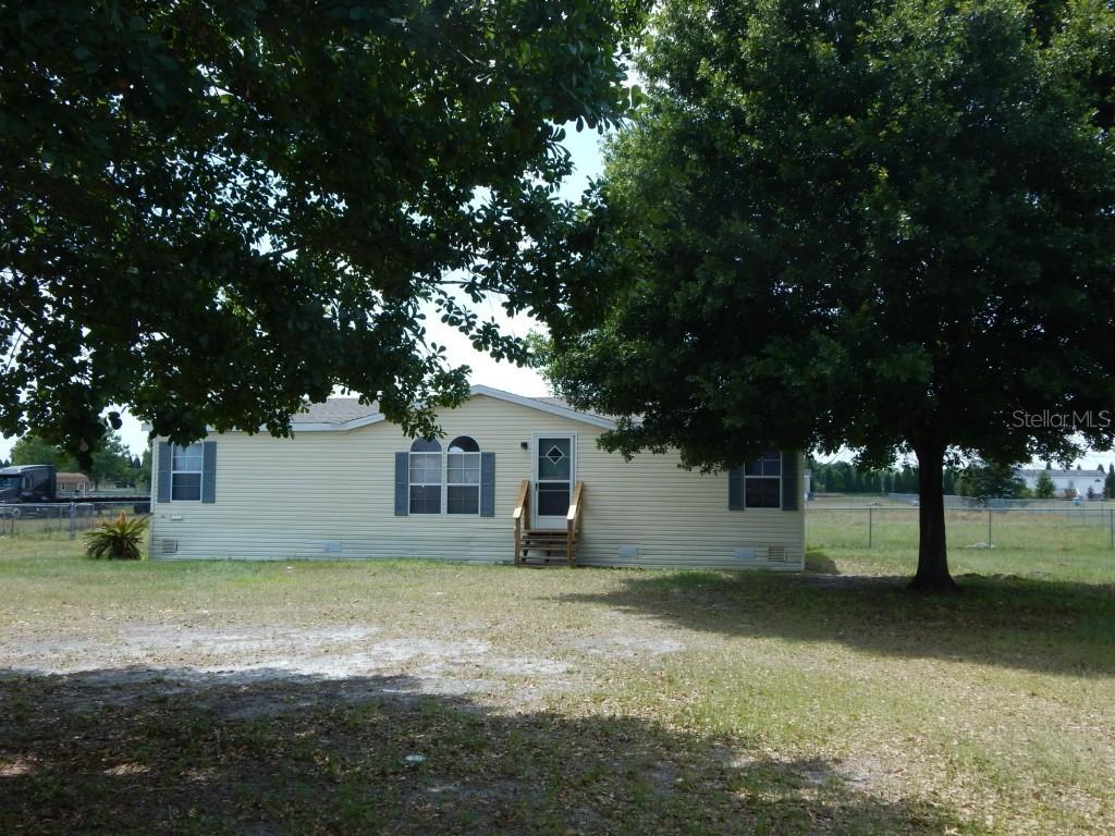 315 Cesara Estates Dr., Mulberry, FL 33860