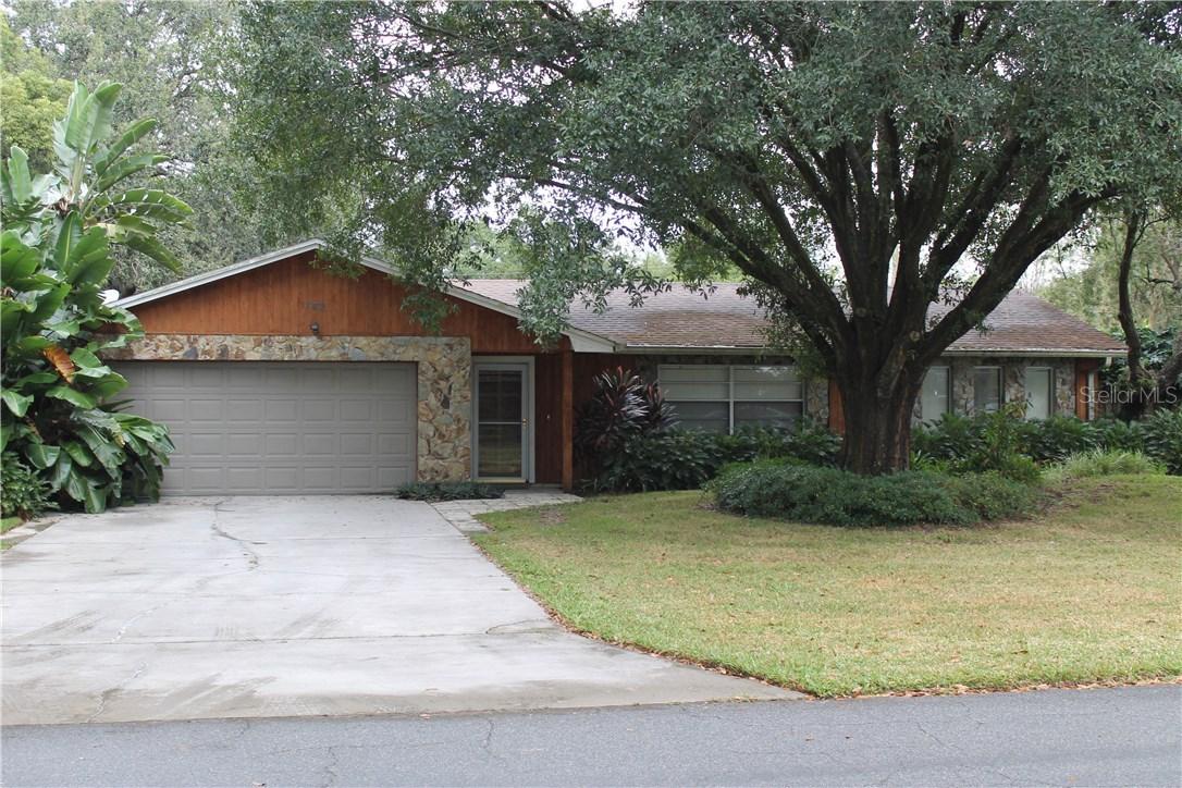 742 Royal Glen Dr., Lakeland, FL 33813