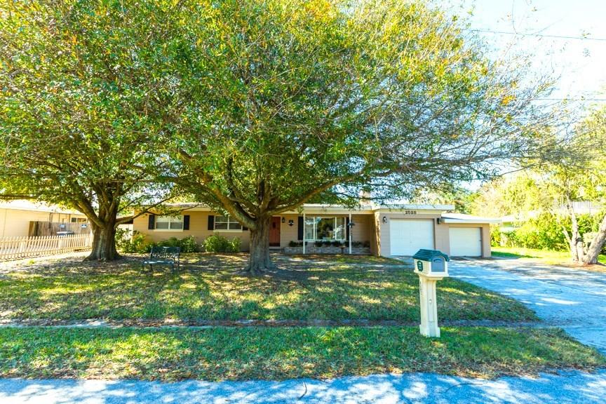 2528 14th St., Winter Haven, FL 33884