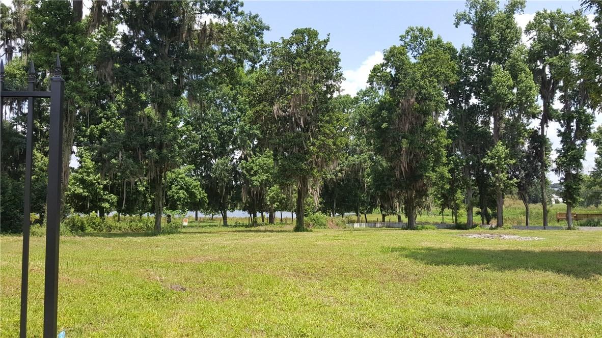 6495 Avalon Woods Dr., Lakeland, FL 33813