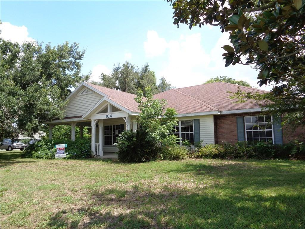 104 Glistening Dr., Auburndale, FL 33823