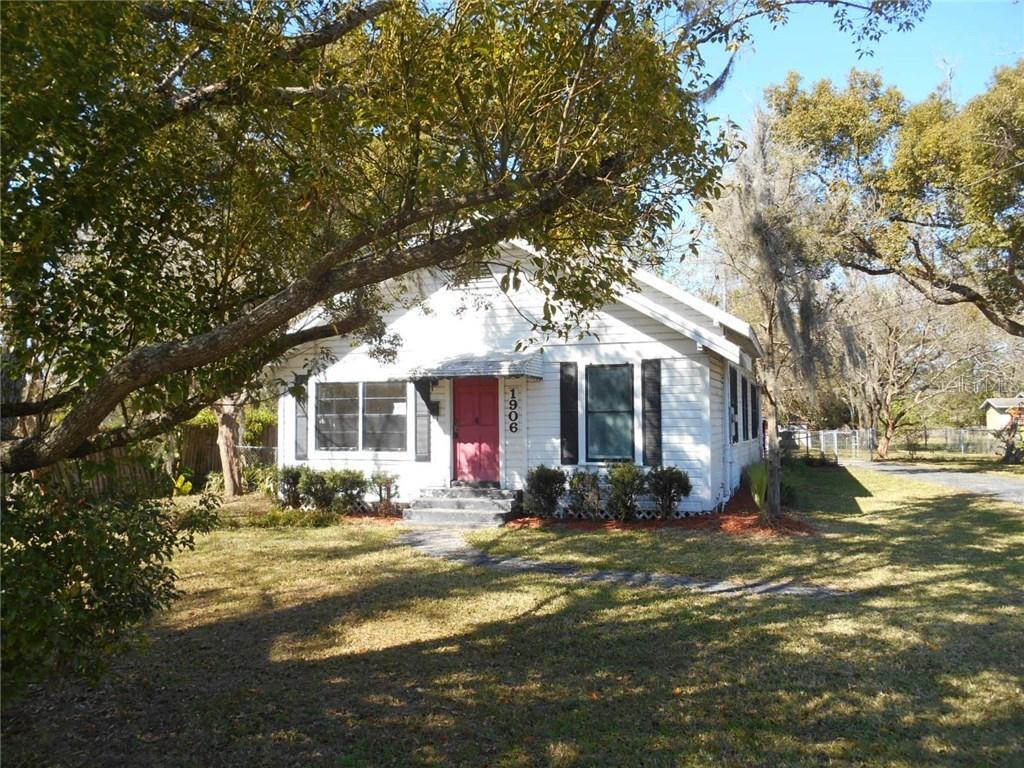 1906 E Cherry St., Plant City, FL 33563