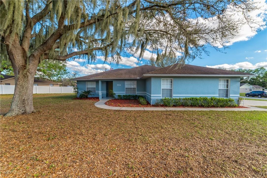 904 Micanopy Dr., Lakeland, FL 33813