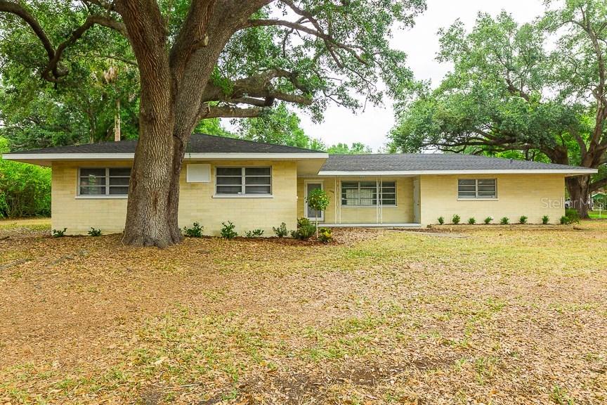 1356 Lake Bonny Dr., Lakeland, FL 33801