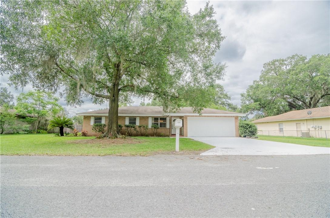 936 Hicks Rd., Lakeland, FL 33813