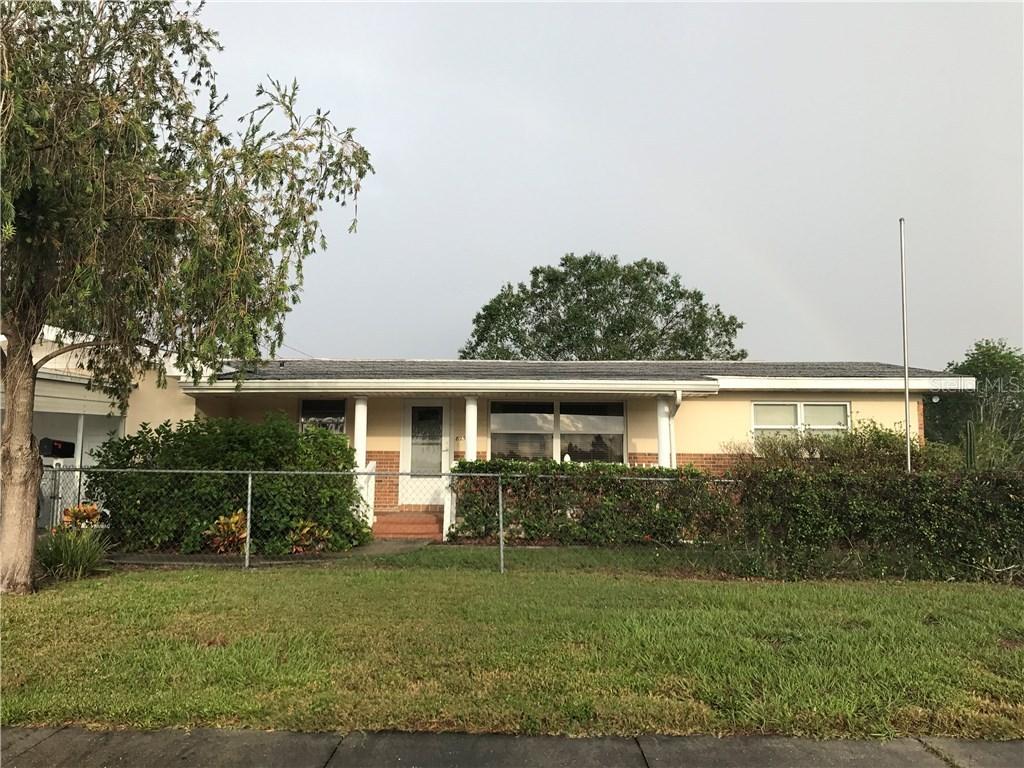 823 S 1st St., Lake Wales, FL 33853