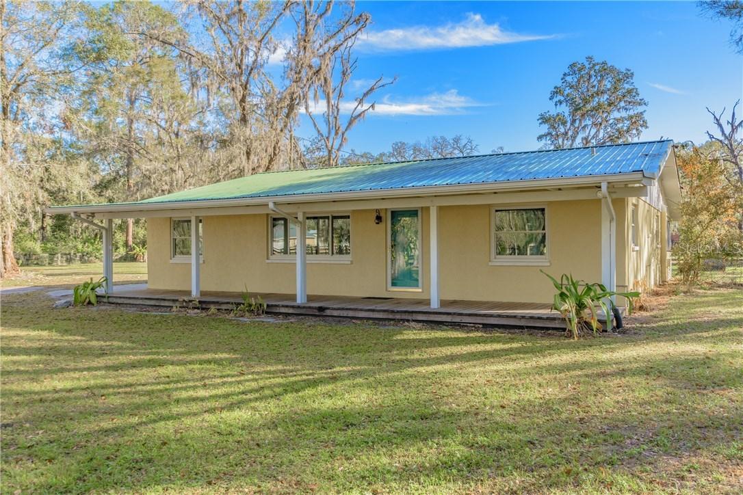 326 Josh Reynolds Rd., Lakeland, FL 33801