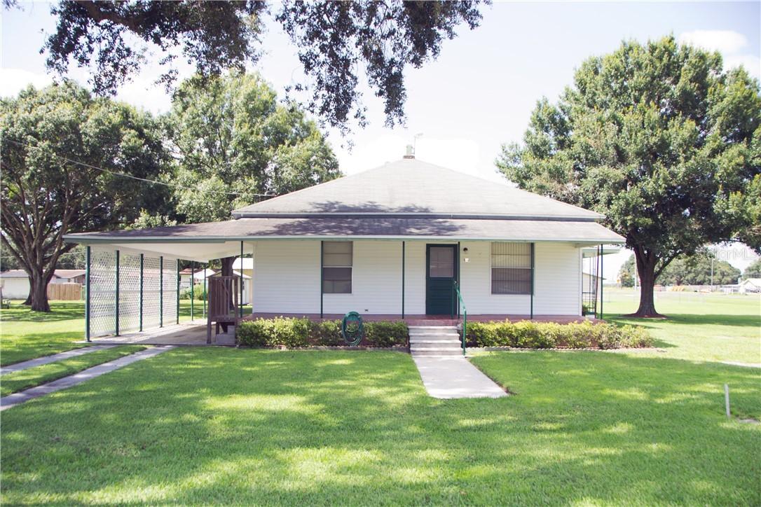 830 Pine St., Bradley, FL 33835