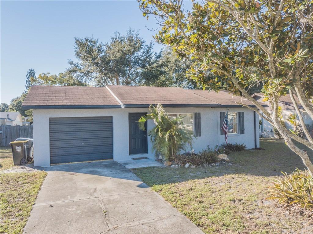 805 Cinnamon Dr., Winter Haven, FL 33880