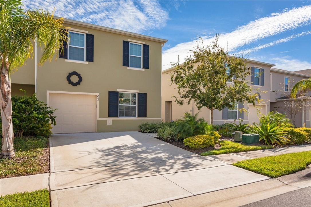 253 Arbor Lakes Dr., Davenport, FL 33896