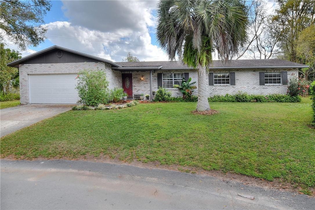 1327 Northglen Ln., Lakeland, FL 33813