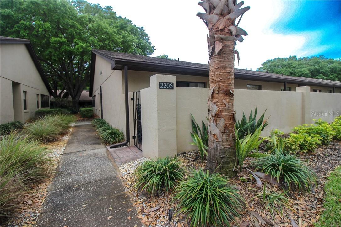2206 Sawgrass Ct., Winter Haven, FL 33884
