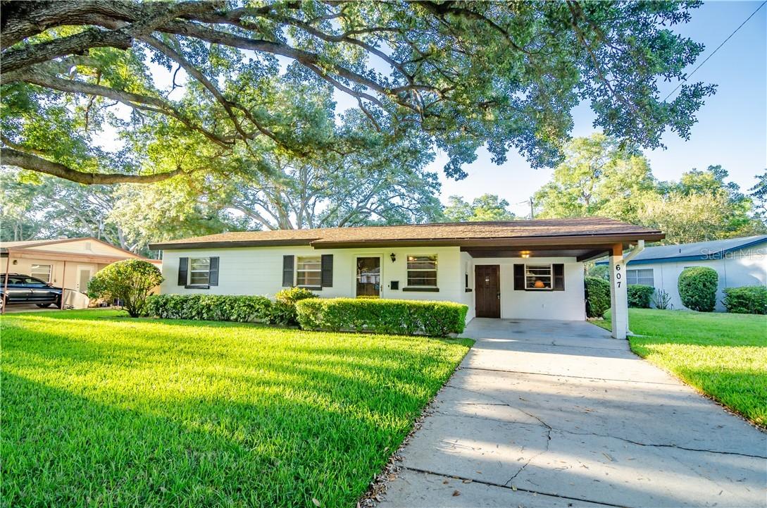 607 Hinton Crescent, Lakeland, FL 33803