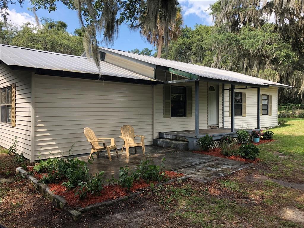 2220 Nichols Rd., Lithia, FL 33547