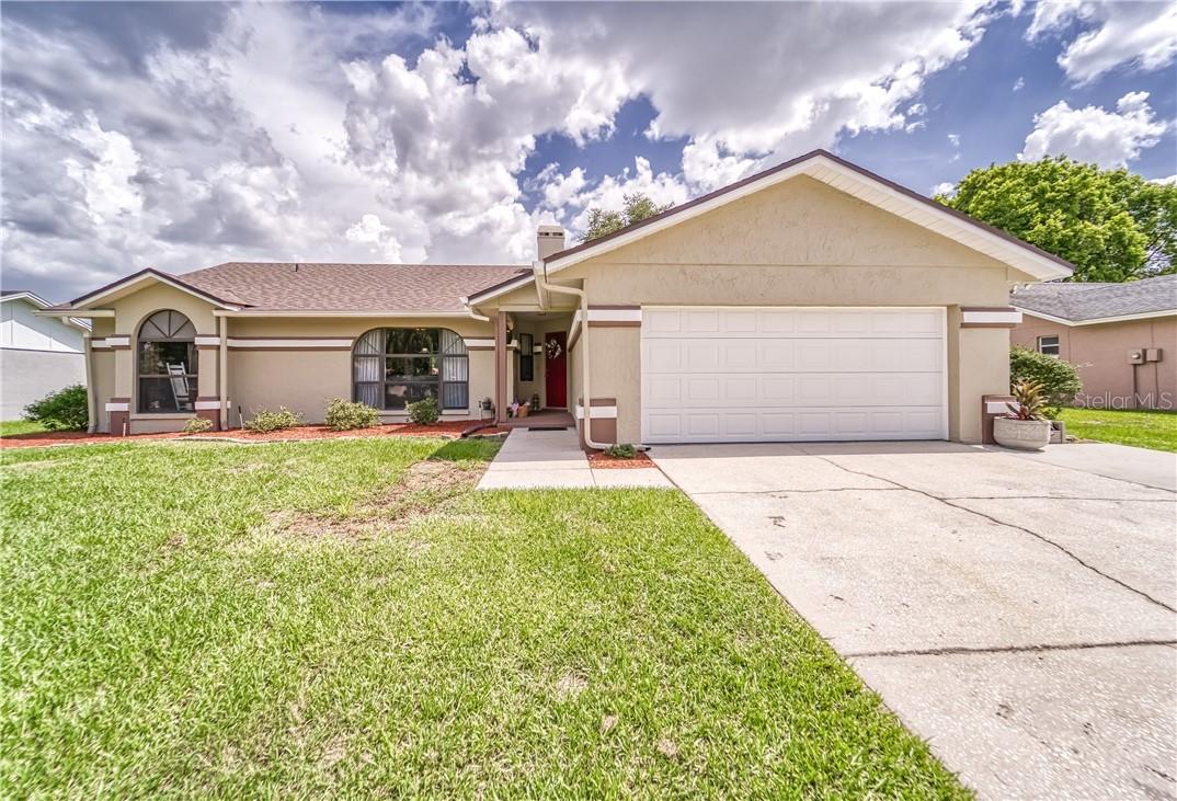 745 Lamp Post Ln., Lakeland, FL 33809