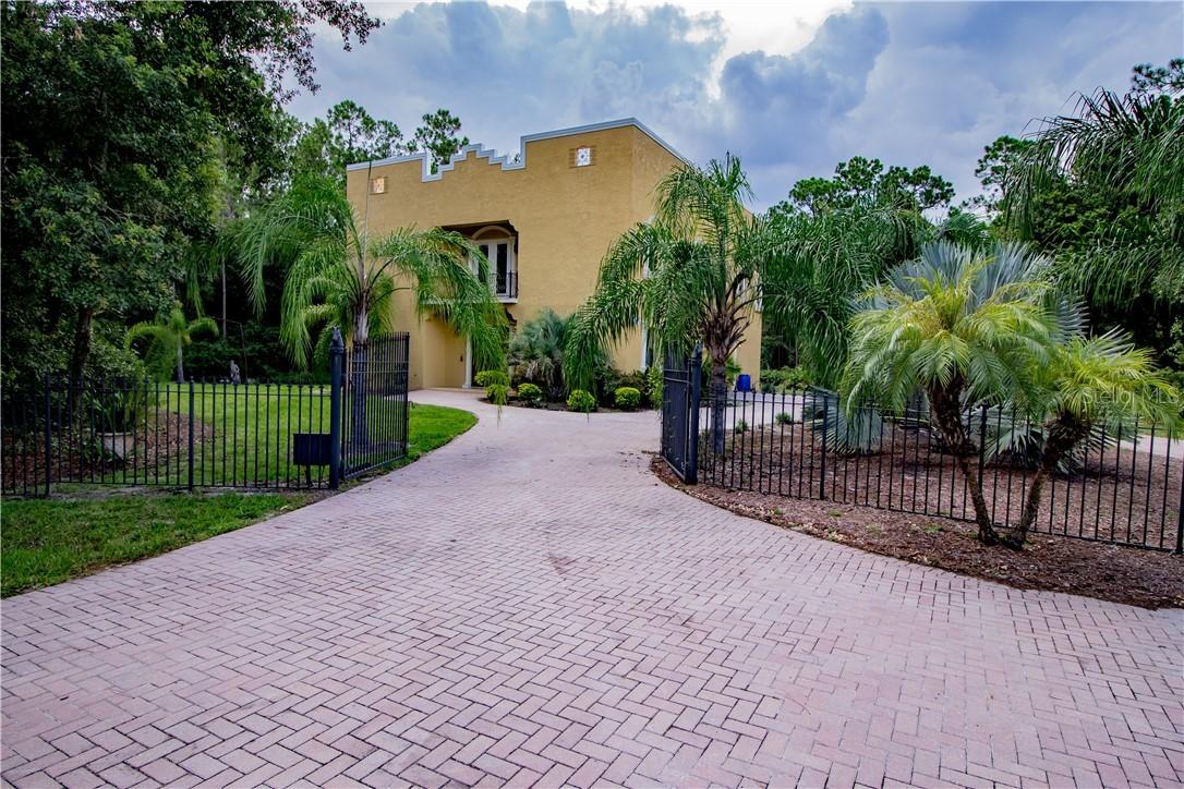 4601 Log Cabin Dr., Lakeland, FL 33810