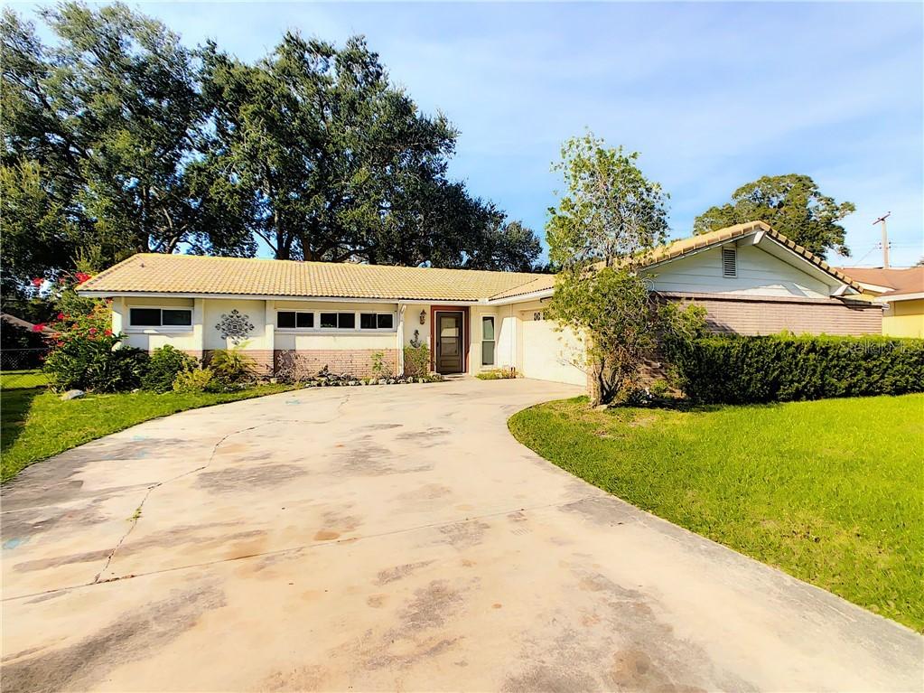 529 Queens Ct., Lakeland, FL 33803