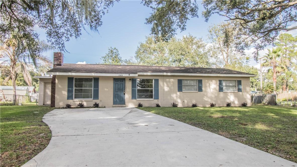1523 Churchill Ln., Lakeland, FL 33801