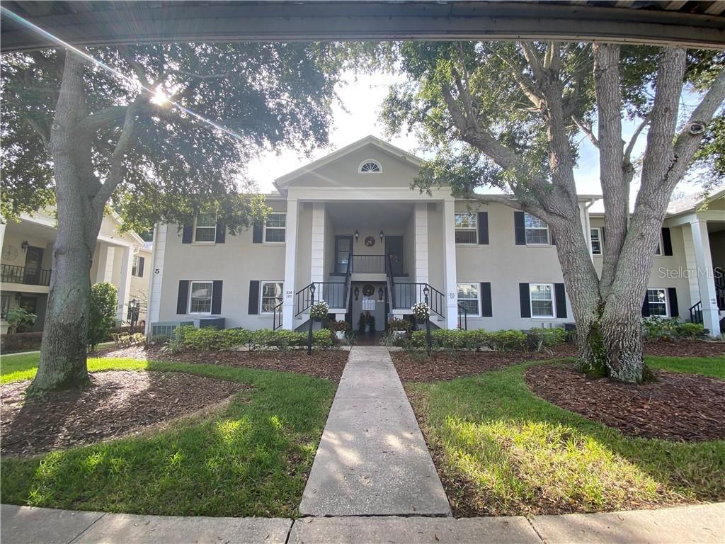 689 Lake Howard Dr. #221, Winter Haven, FL 33880