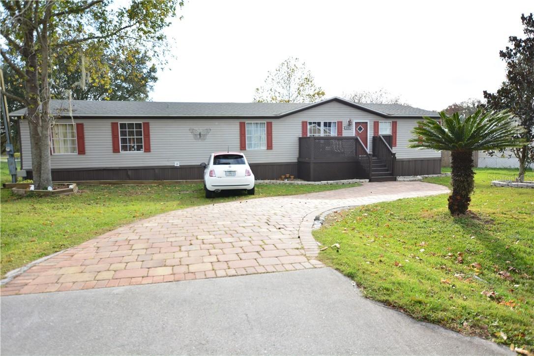 5752 Cherry Tree Dr., Lakeland, FL 33811