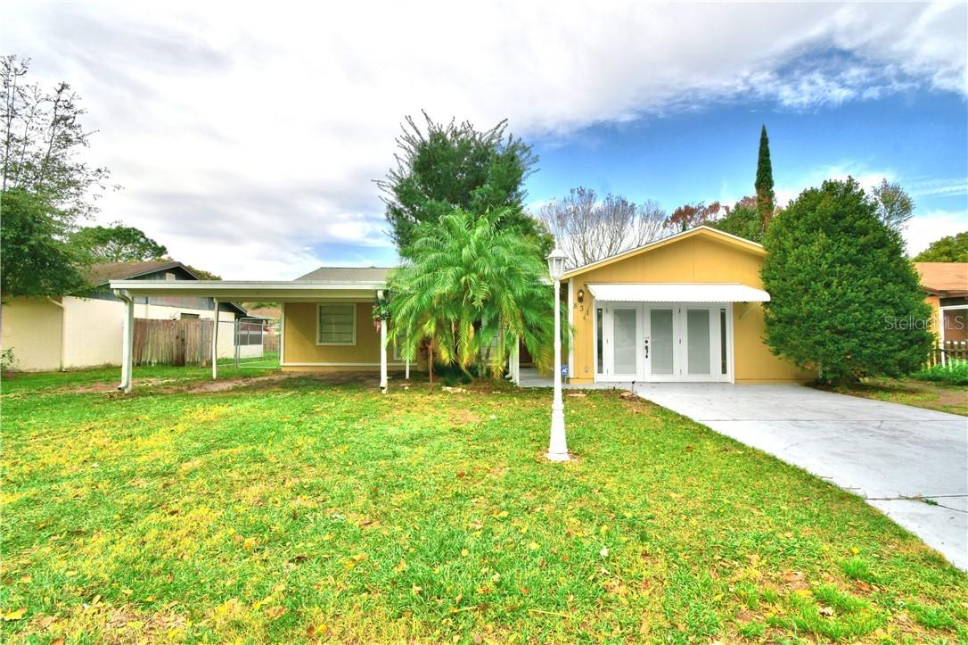 831 Cinnamon Dr., Winter Haven, FL 33880